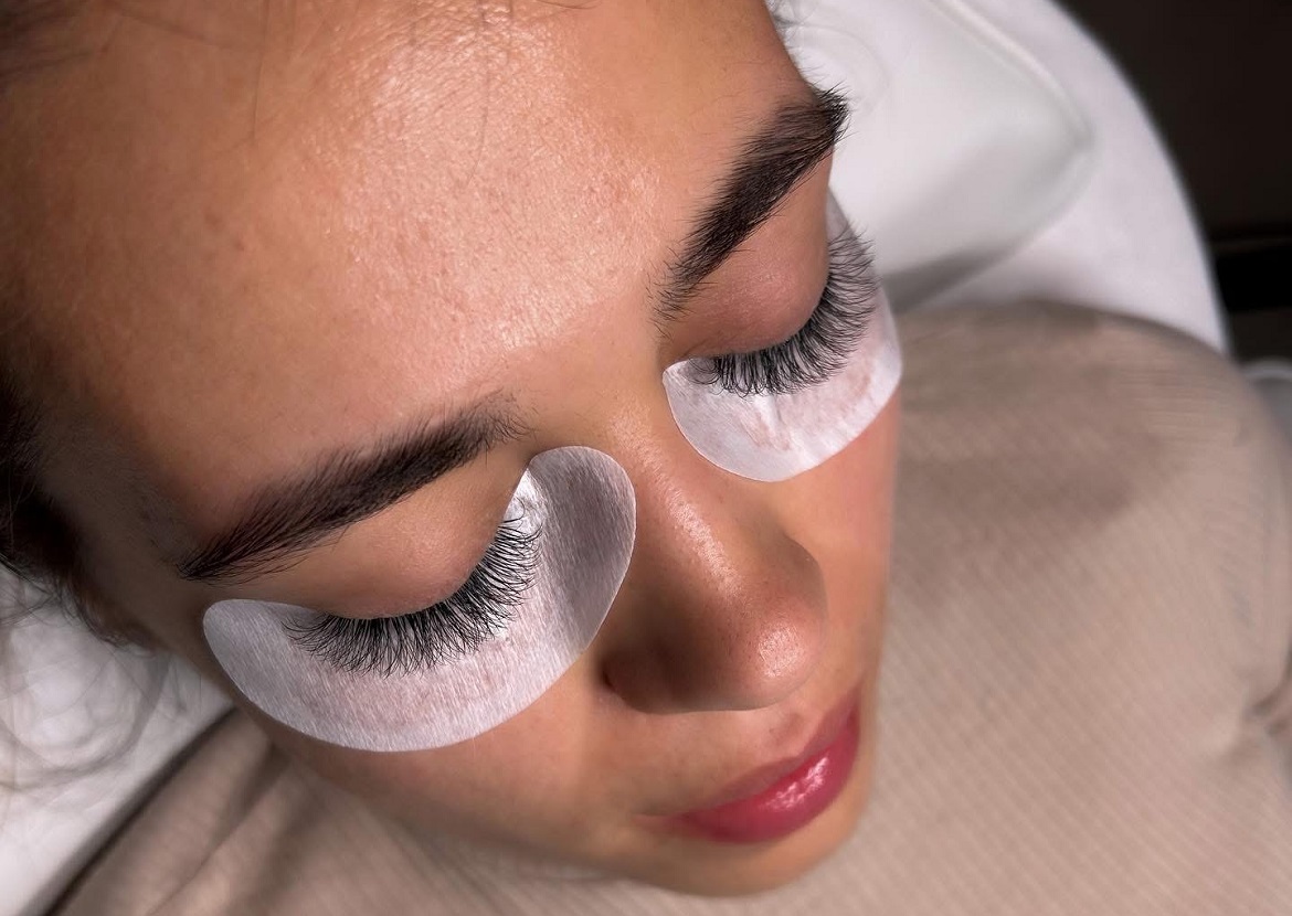 Műszempilla építés - Gold Aesthetic szépségszalon