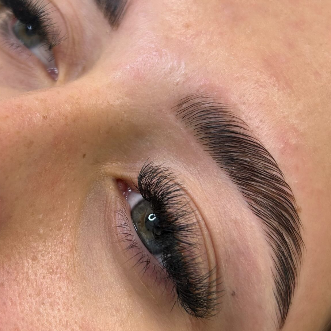 Szemöldök laminálás szempilla lifting