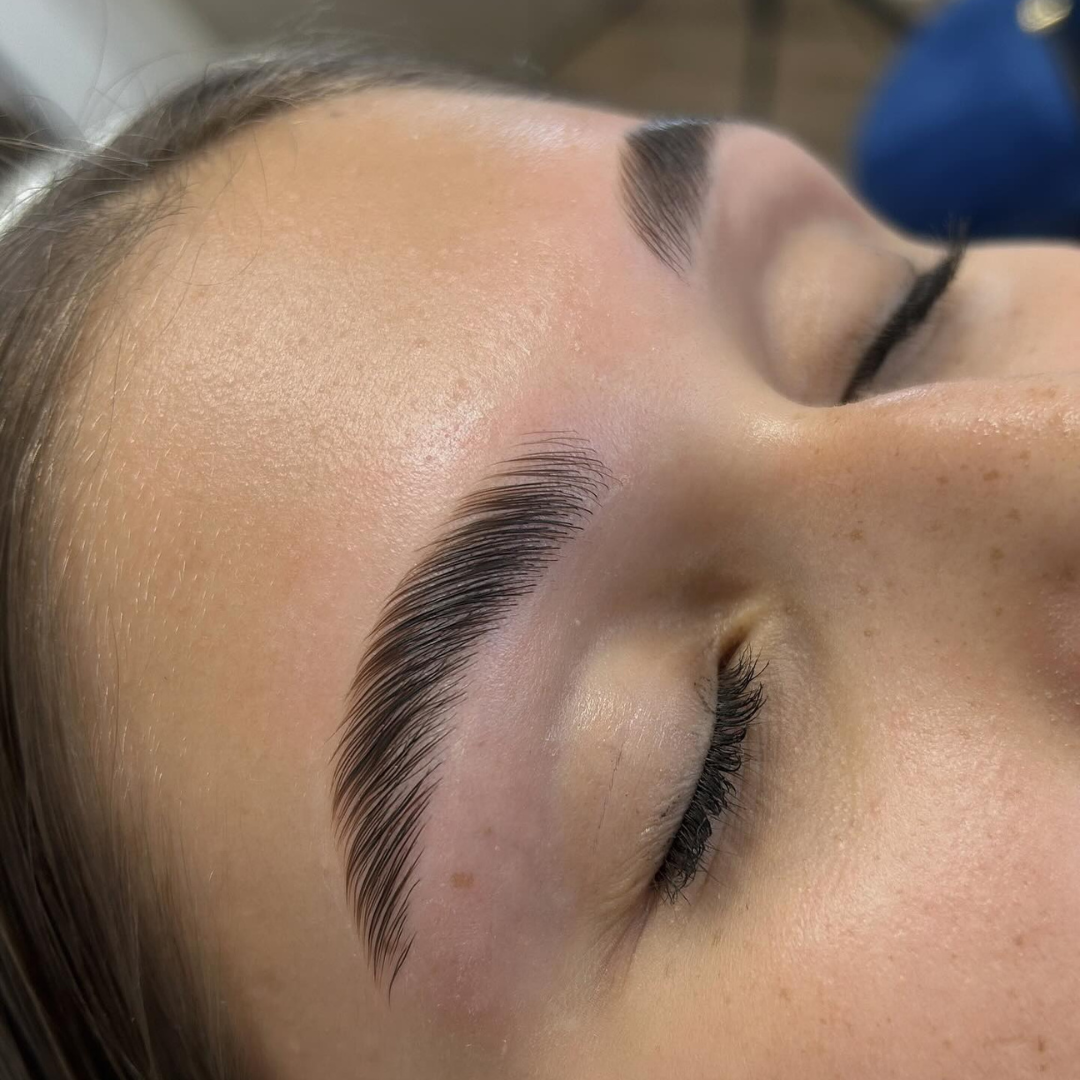 Szemöldök laminálás szempilla lifting