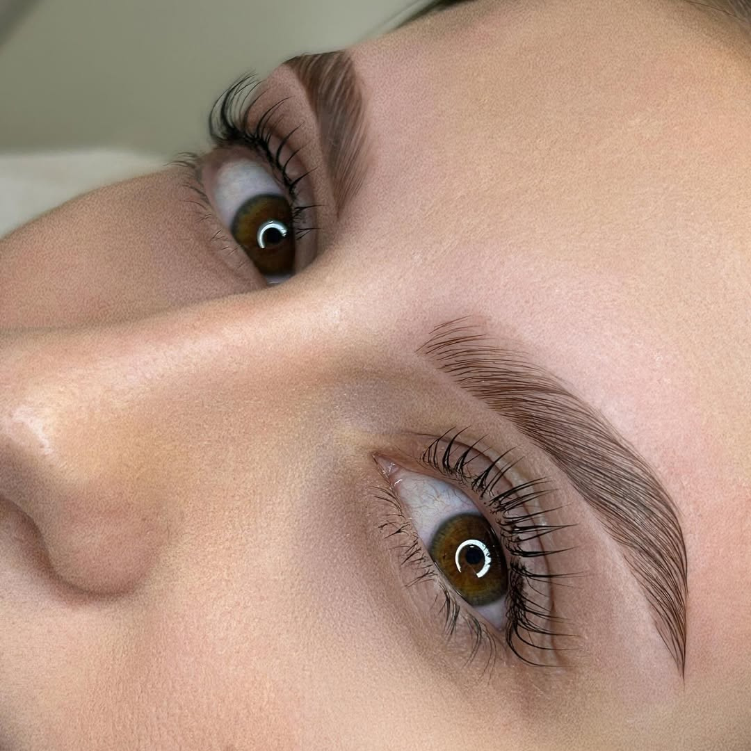 Szemöldök laminálás szempilla lifting