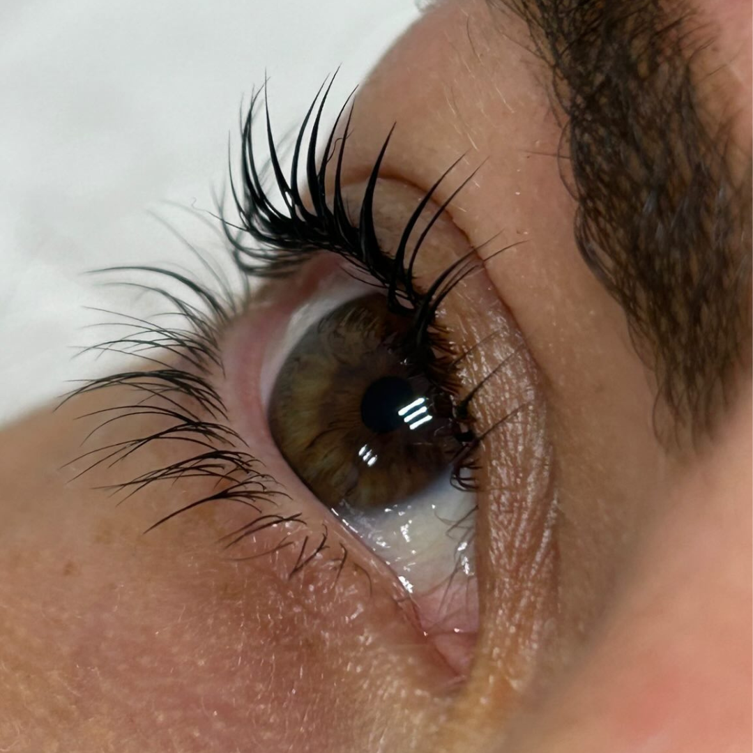 Szemöldök laminálás szempilla lifting